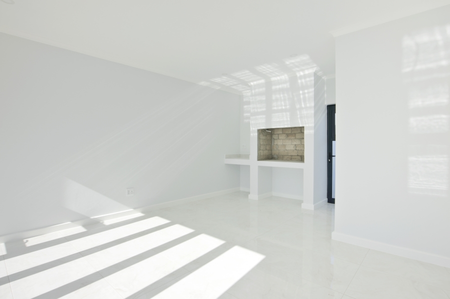 5 Bedroom Property for Sale in Sandown Western Cape